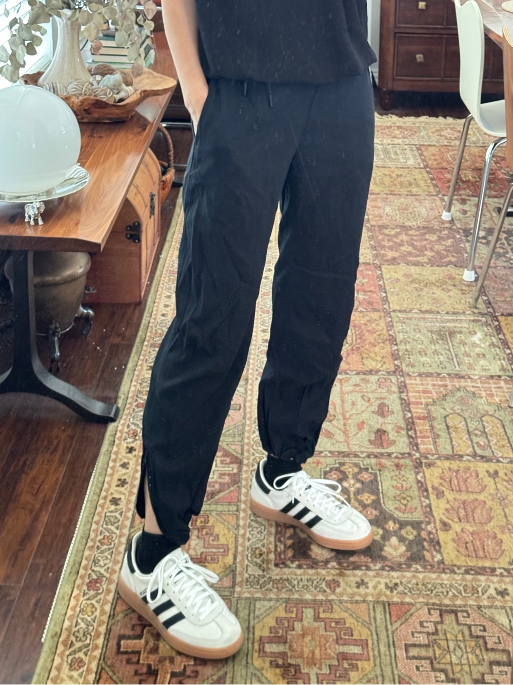lululemon athletica Women's Black Nylon Jogger Pants Drawstring Cuffed Size 4 - Picture 1 of 16